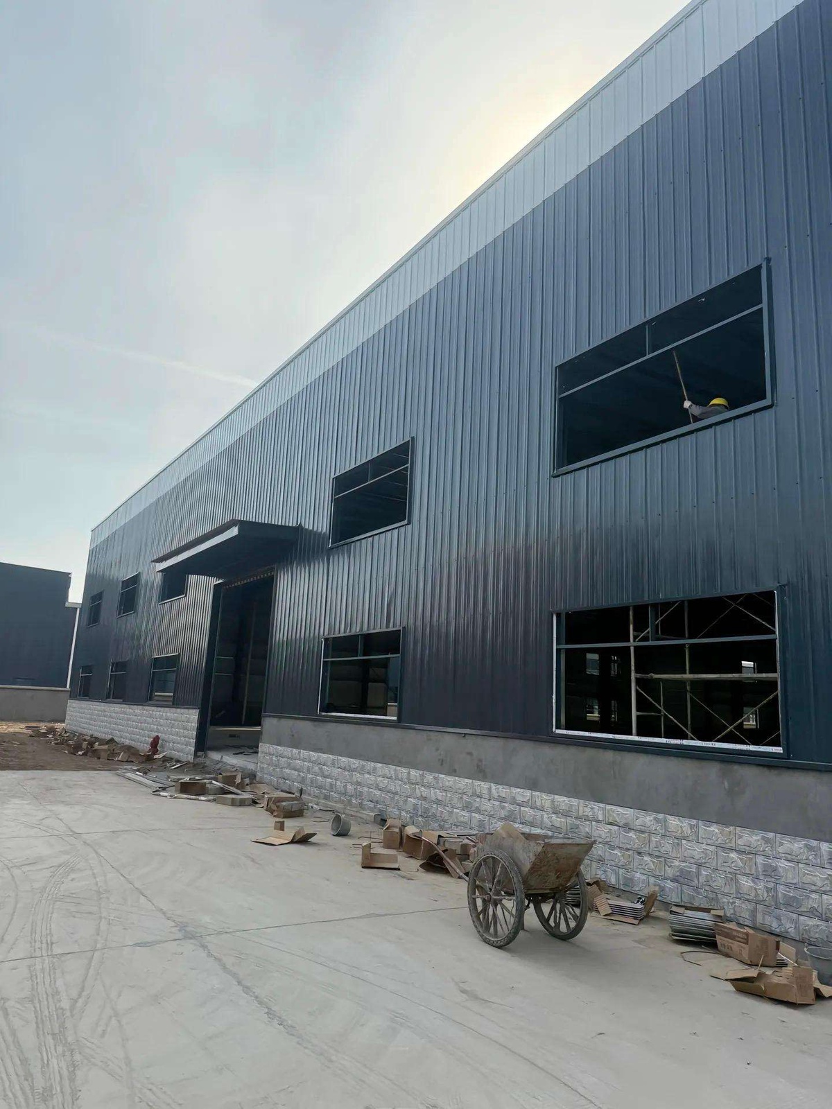 Henan Machinery Factory Supporting Warehouse - Steel structure project image 2