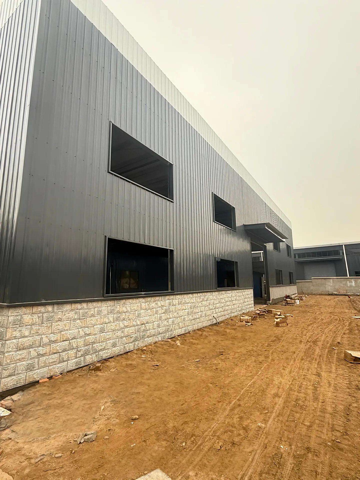 Henan Machinery Factory Supporting Warehouse - Steel structure project image 3