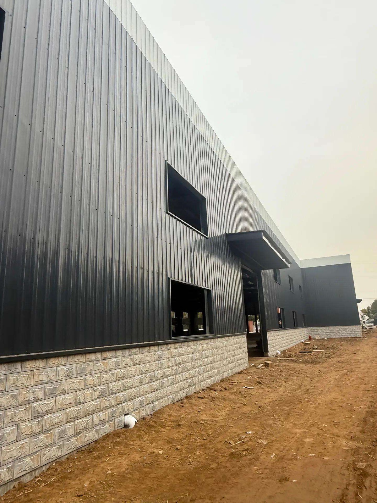 Henan Machinery Factory Supporting Warehouse - Steel structure project image 4